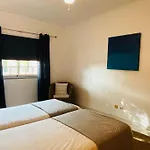 Bicos 101 - Shared Pool - 4 Guests - 아파트
